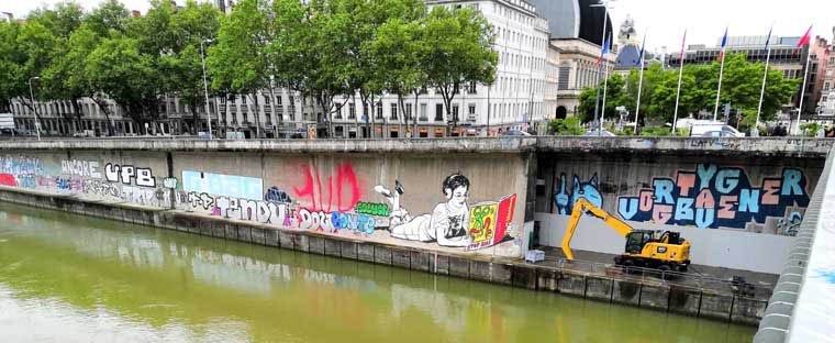 Lyon-au bord du Rhône_.jpg