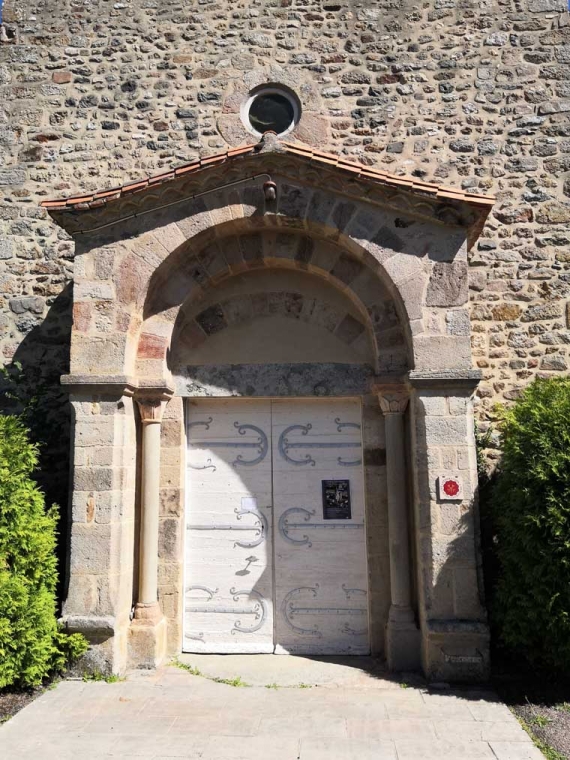 Saint Mamert_église du 11ème siècle-la façade romane_.jpg